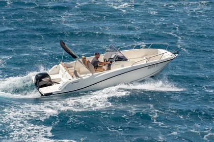 Hire Motorboat QUICKSILVER 675 Activ Open Split