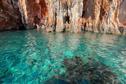 Hyra båt Motorbåt Insidias Fly - 200HP FREE FUEL & SKIPPER Hvar