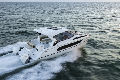 Charter Motorboat Aquila Yacht Aquila 36 Y Cannigione