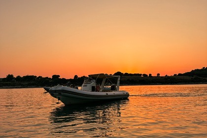Hire RIB B W A E 27 Vourvourou