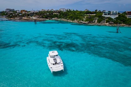 Hire Catamaran Leopard PowerCat Cancún