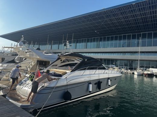 Genua Motorboat Princess V 48 alt tag text