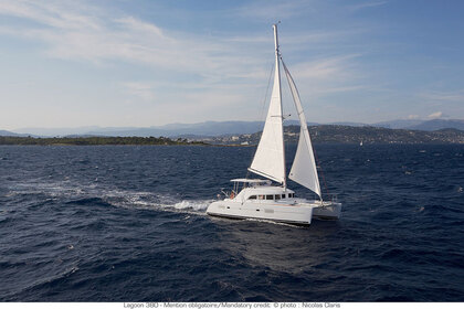 Rental Catamaran Lagoon-Bénéteau Lagoon 380 - 4 cab. Le Marin