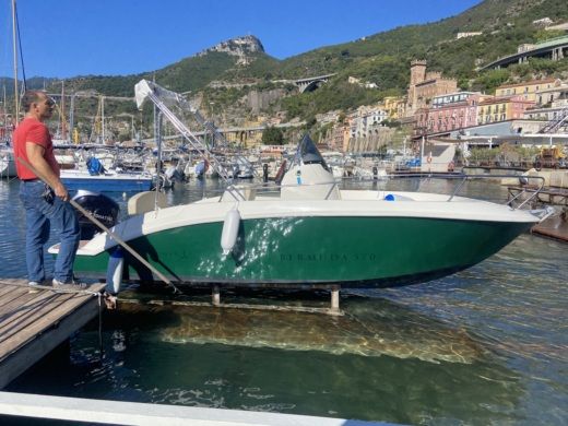 Salerne Without license Romar Bermuda alt tag text