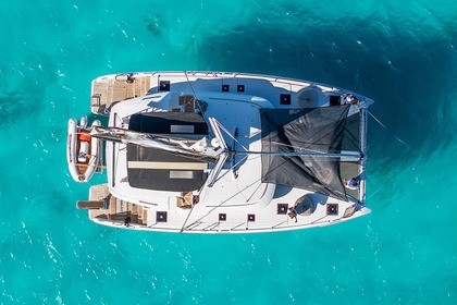 Charter Catamaran Lagoon Lagoon 46 Alimos