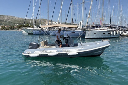 Charter RIB Bura Bura 5.7 step Trogir