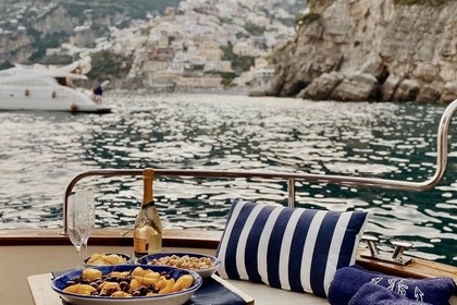 Rental Motorboat Apreamare 38 Comfort Sorrento