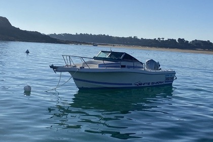 Location Bateau à moteur White Shark 226 Saint-Malo