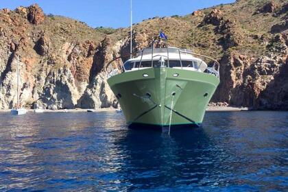 Noleggio Yacht a motore Cantieri di Pisa Pegasus Sardegna