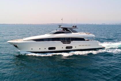 Alquiler Yate a motor Ferretti 96 Cartagena