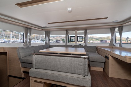 Rental Catamaran Lagoon-Bénéteau Lagoon 51 - 6 + 2 cab. Trogir