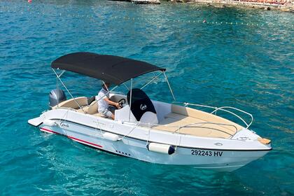 Hire Motorboat Gaia 22 Sundeck Hvar