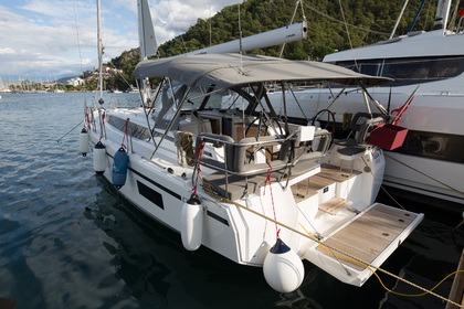 Charter Sailboat  Bavaria C42 Orhaniye