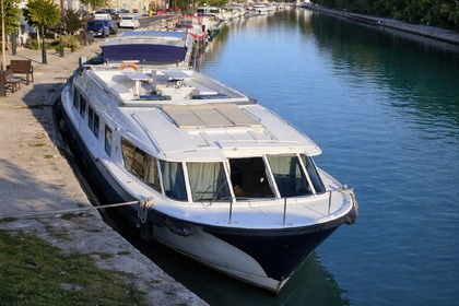 Hire Motorboat S.P.B.I. sas vision 3 Capestang