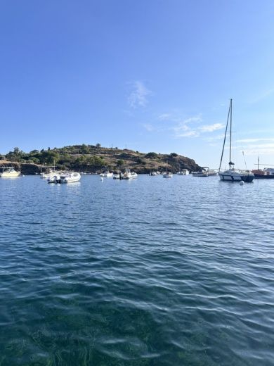 Cadaqués Motorboat Quicksilver 440 alt tag text