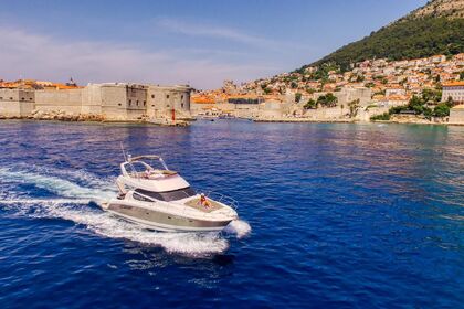 Rental Motorboat Jeanneau Prestige 440 Tivat