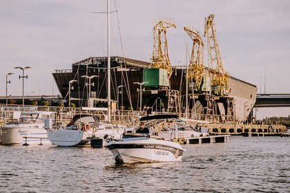 Charter Motorboat Trident 530 Sport Szczecin