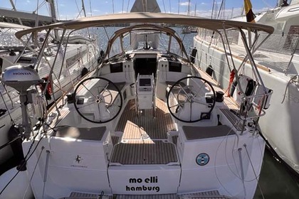 Charter Sailboat Jeanneau Sun Odyssey 389 Portocolom