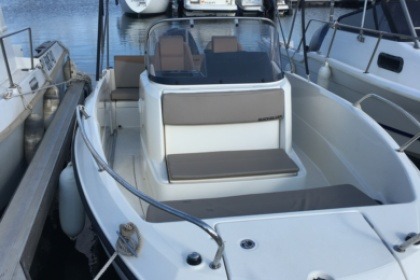 Location Bateau à moteur QUICKSILVER Activ 675 Open Canet-en-Roussillon