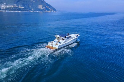 Rental Motorboat Uniesse 48 Sorrento