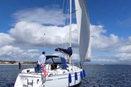 Hire Sailboat Bavaria 300 Ribeira, Galicia