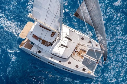 Hire Catamaran  Lagoon 55 (5 cab) Cugnana Verde