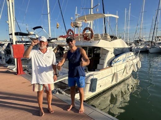 Puerto de Alcudia Motorboat Jeanneau Prestige 32 alt tag text