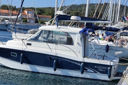 Location Bateau à moteur Beneteau Antares 780 Hyères