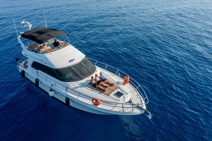 Rental Motor yacht Sea Ray SEA RAY 525 Latsi