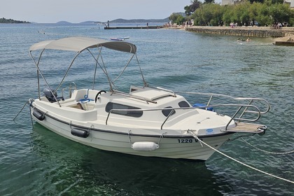 Charter Motorboat Adria 500 Vodice