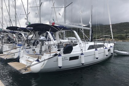 Charter Sailboat BENETEAU OCEANIS 41.1 Salerno