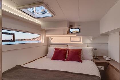 Verhuur Catamaran Lagoon-Bénéteau Lagoon 40 - 4 + 2 cab Laurion