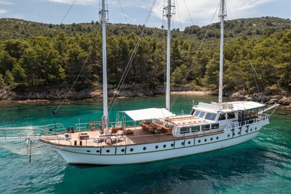 Charter Gulet Custom Gulet Brač
