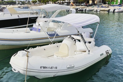 Hire Boat without licence  Goldfish Venus 420 Portocolom