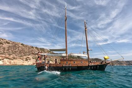 Alquiler Goleta Armada española MWm225-3- Palma de Mallorca