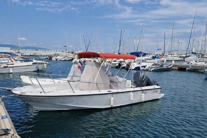 Hyra båt Motorbåt Boston Whaler Outrage 21 Saint-Raphaël