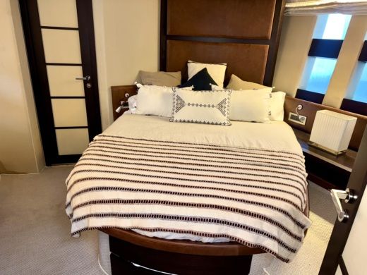 Motor Yacht Azimut 62S Boat layout