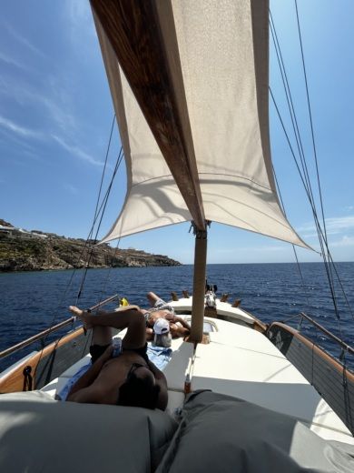 Míconos Sailboat traditional wooden boat alt tag text