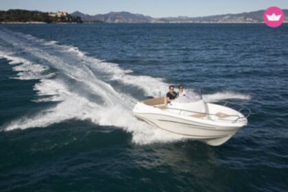 Rental Motorboat JEANNEAU CAP CAMARAT 6.5 La Trinité-sur-Mer