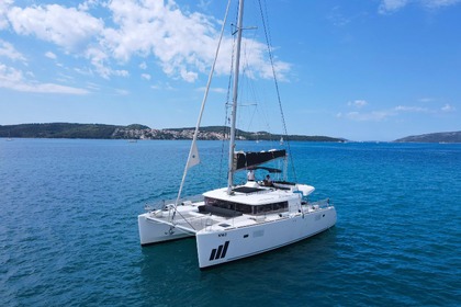 Hire Catamaran Lagoon 450 F Volos
