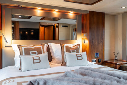 Hyra båt Motorbåt Sunseeker Predator 64 Helsingfors