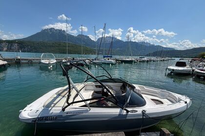 Location Bateau à moteur Four Winns 210 Saint-Jorioz