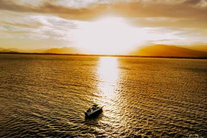 Alquiler Lancha Ecomariner ALfa 300 Enseada da Pinheira