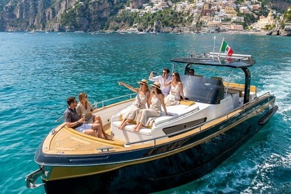 Charter Motorboat Yacht Walkaround VQ38 BlackBird Amalfi