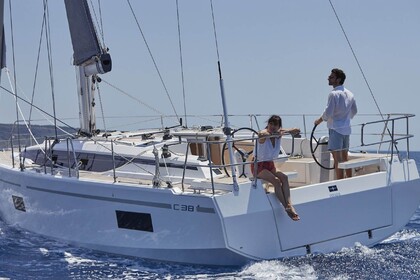 Verhuur Zeilboot Bavaria C 38 Bandol