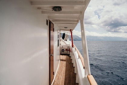 Charter Motorboat Betina Wooden boat Omiš