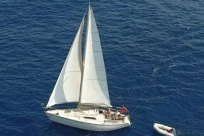 Charter Sailboat Beneteau First 27 Saint-Mandrier-sur-Mer