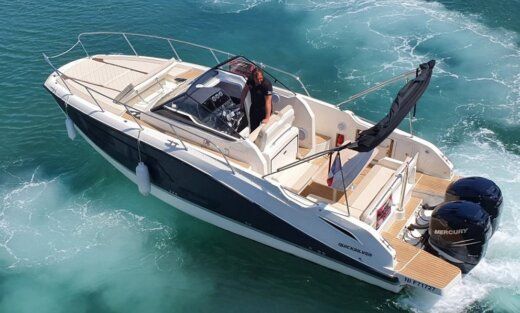 Motorboat Quicksilver Activ 875 Sundeck Planta da embarcação