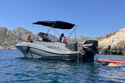 Hire Motorboat Quicksyliver 635 open Marseille