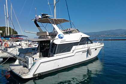 Charter Motorboat Carver 37 fly Aeolian Islands